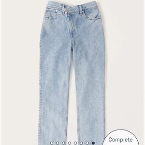 abercrombie & fitch 	
Women's
90s Ultra High Rise Straight Jeans CRISS CROSS